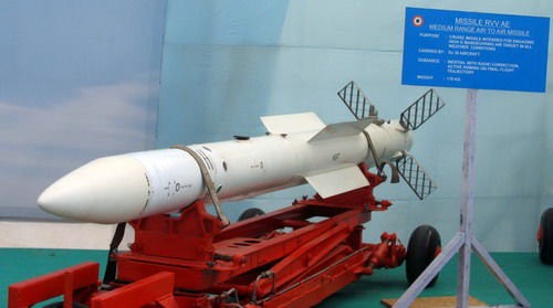 Tên lửa không đối không R-77 do Nga chế tạo